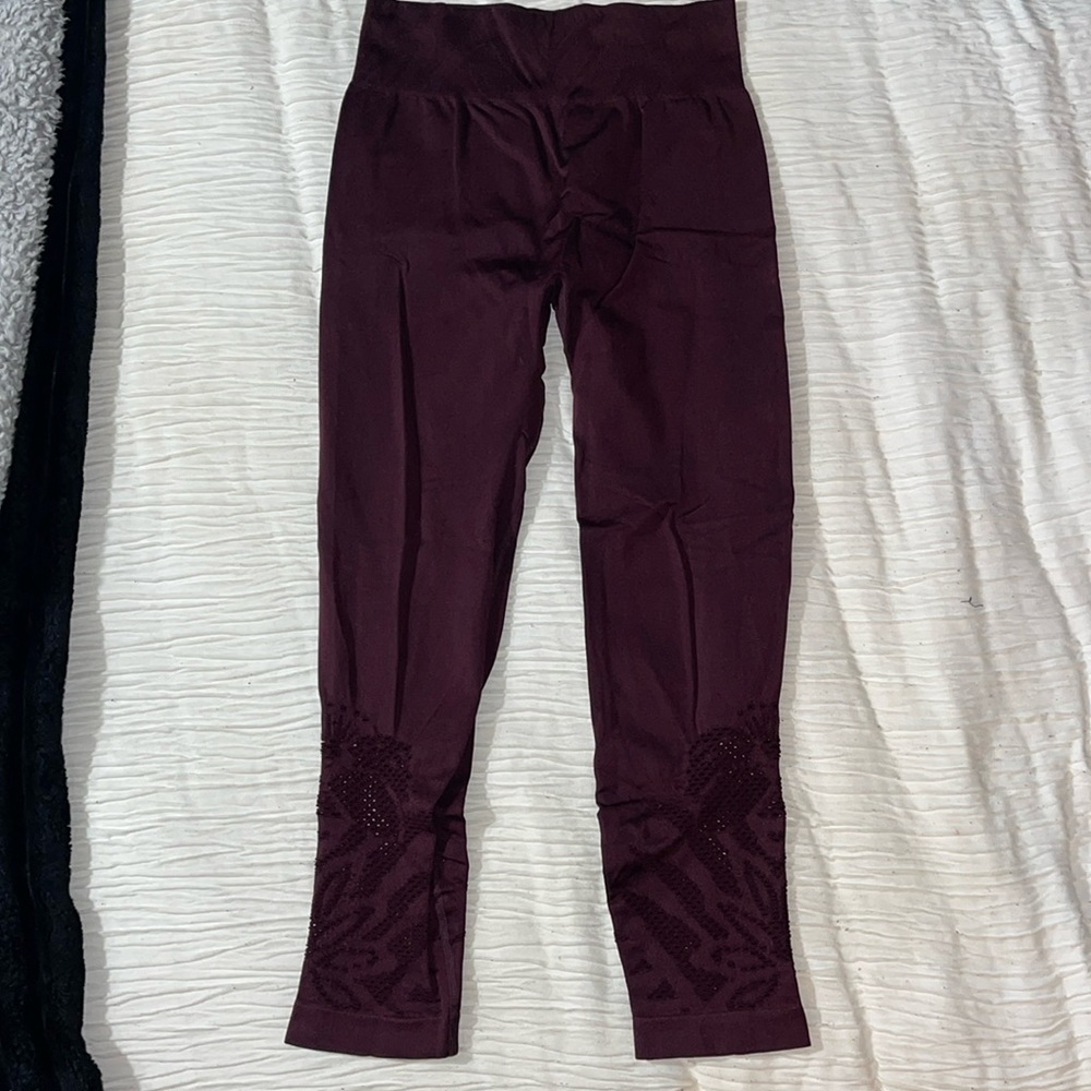 Aerie Burgundy Capri Leggings